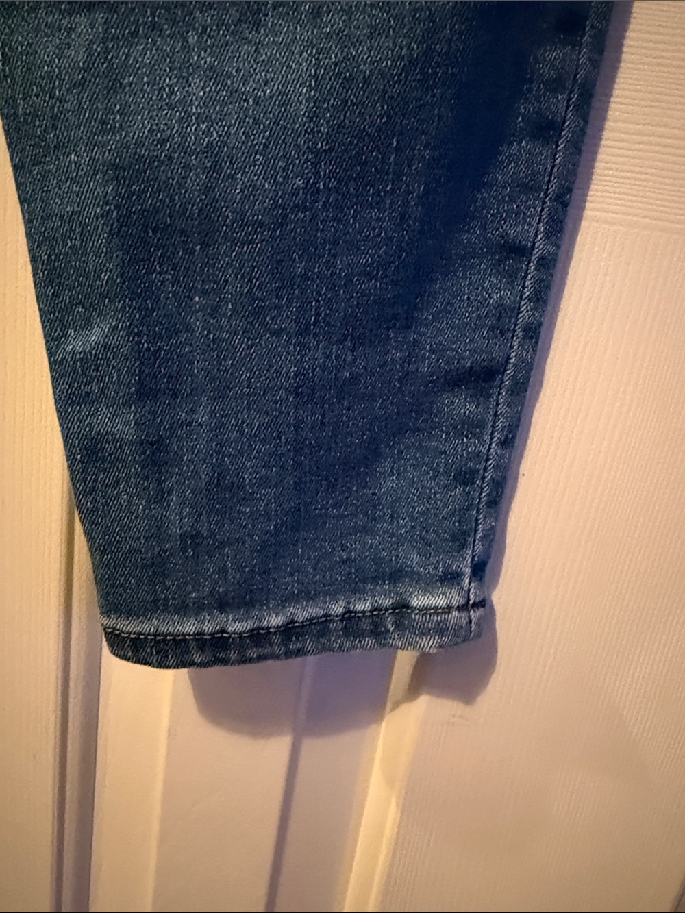 GUESS High Rise Skinny Jeans - Picture 8 of 11